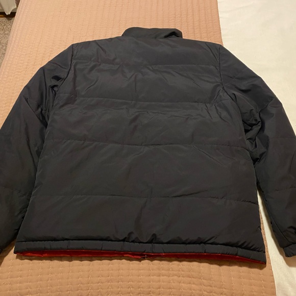 Reversible red/black Tommy Hillfiger bubble jacket. - Picture 6 of 8